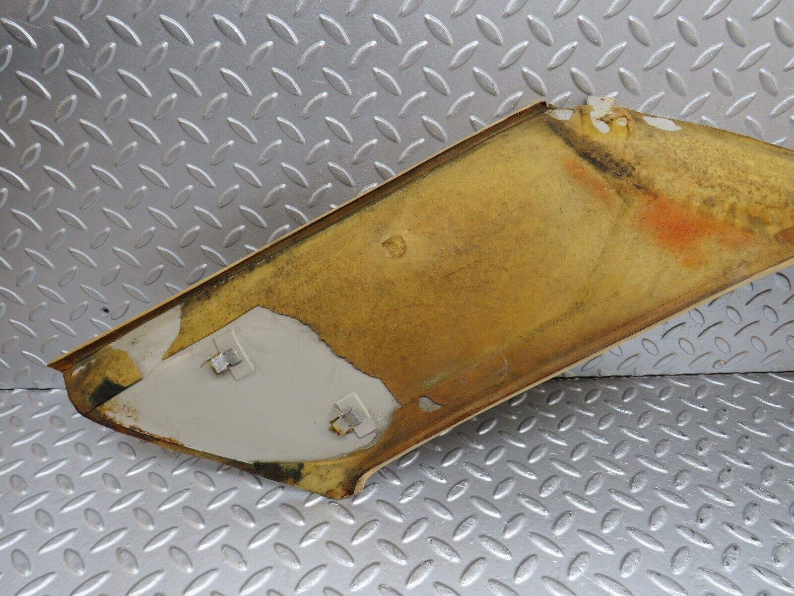 39841 Mercedes-Benz R107 350SL Hardtop C Pillar Cover Right Side Cream