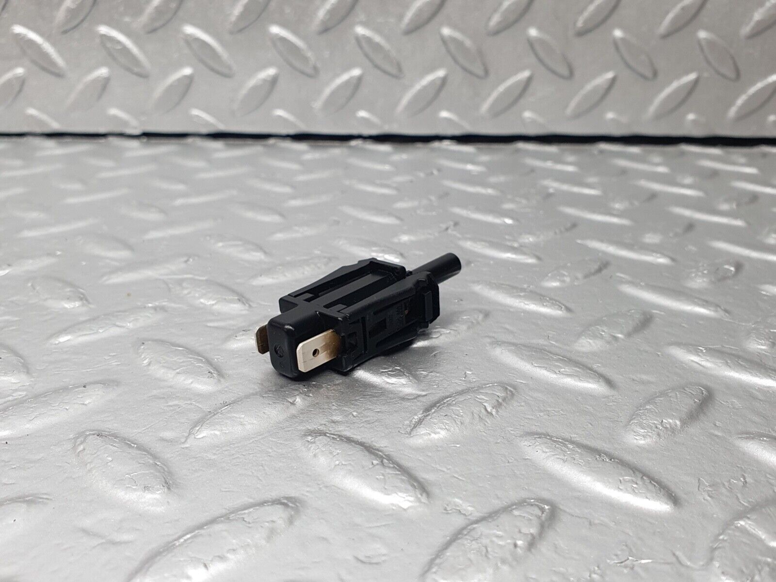 42991 Mercedes-Benz W201 190 Door Contact Switch 0015458714