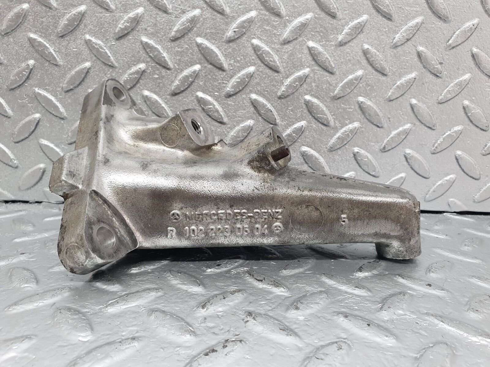 44012 Mercedes-Benz C123 230CE Coupe Engine Mount Bracket Left Side 1022230504