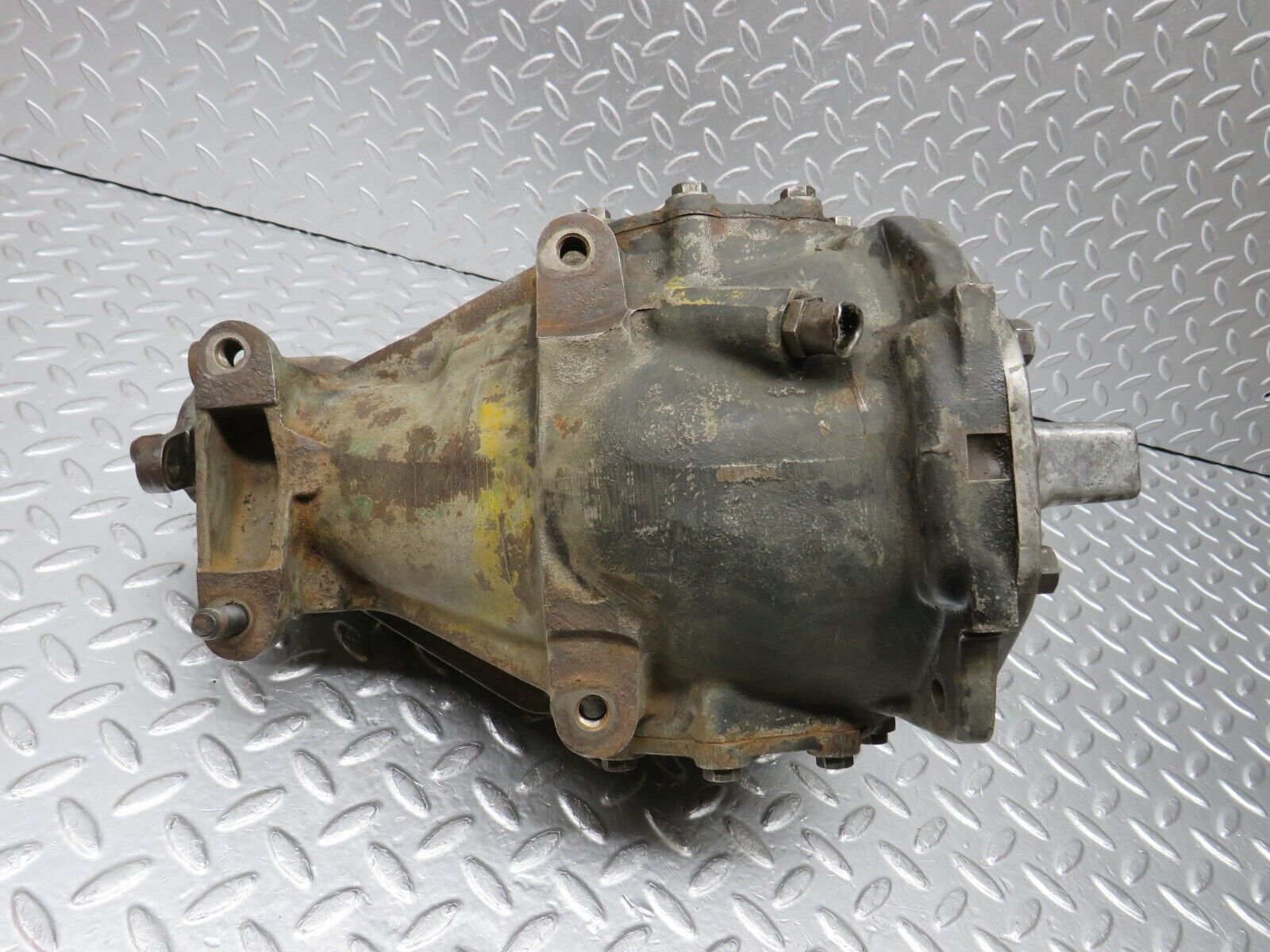 33021 Mercedes-Benz C107 R107 350 V8 Rear Differential Ratio 3.46 1163510401