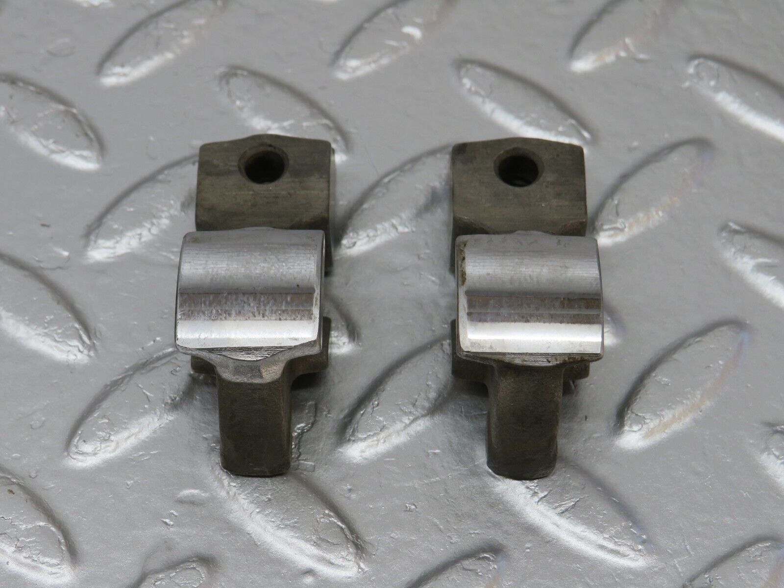 40049 Mercedes-Benz R107 350SL Rocker Arm With Valve Tappet