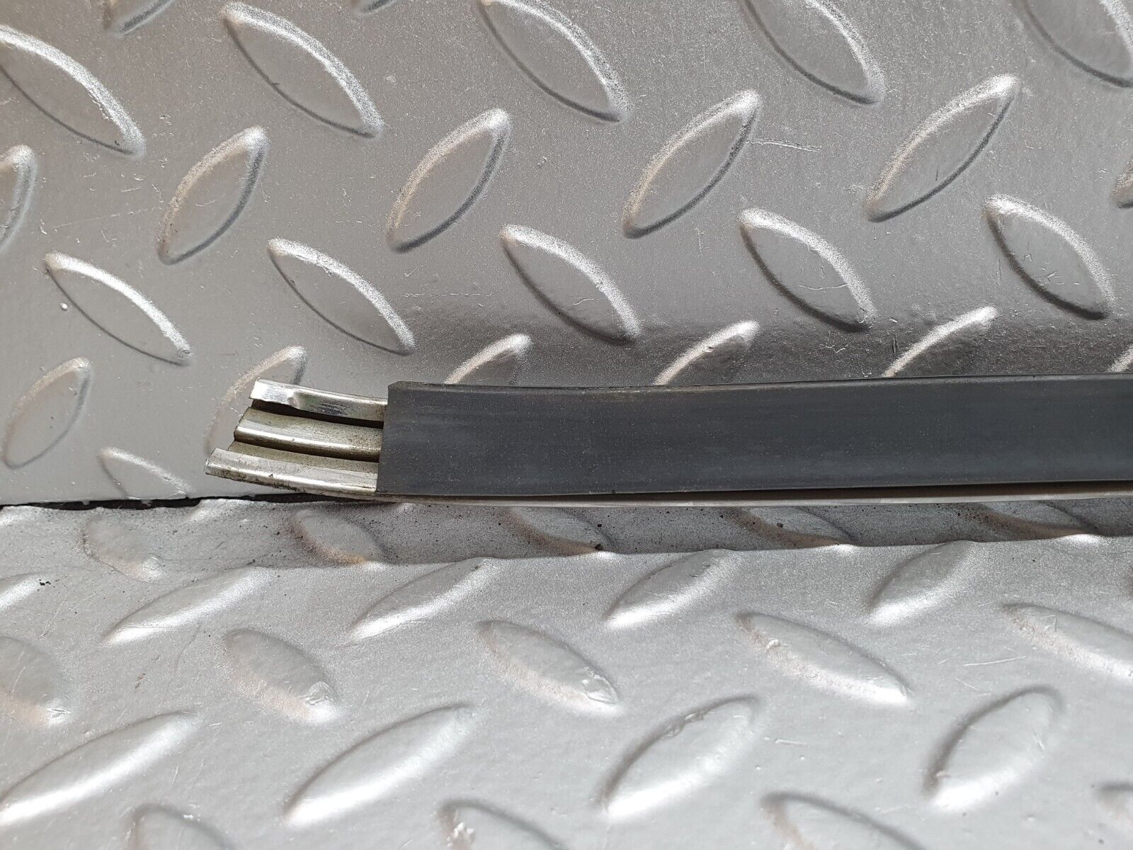 43461 Mercedes-Benz W108 280SE Rear Right Fender Wing Centre Moulding Trim