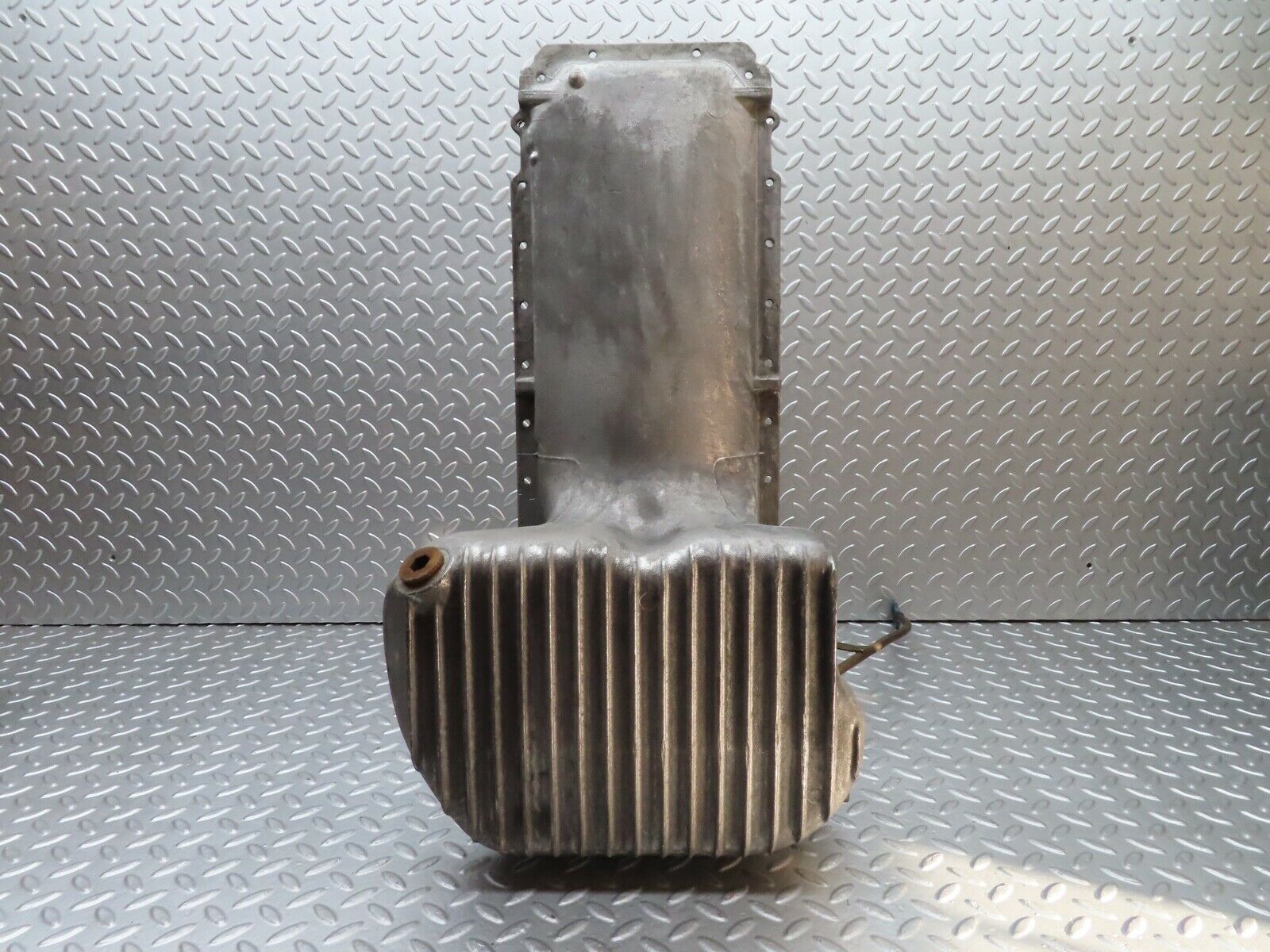 20756 Mercedes-Benz R107 450SL Oil Pan Oil Sump 1170100013