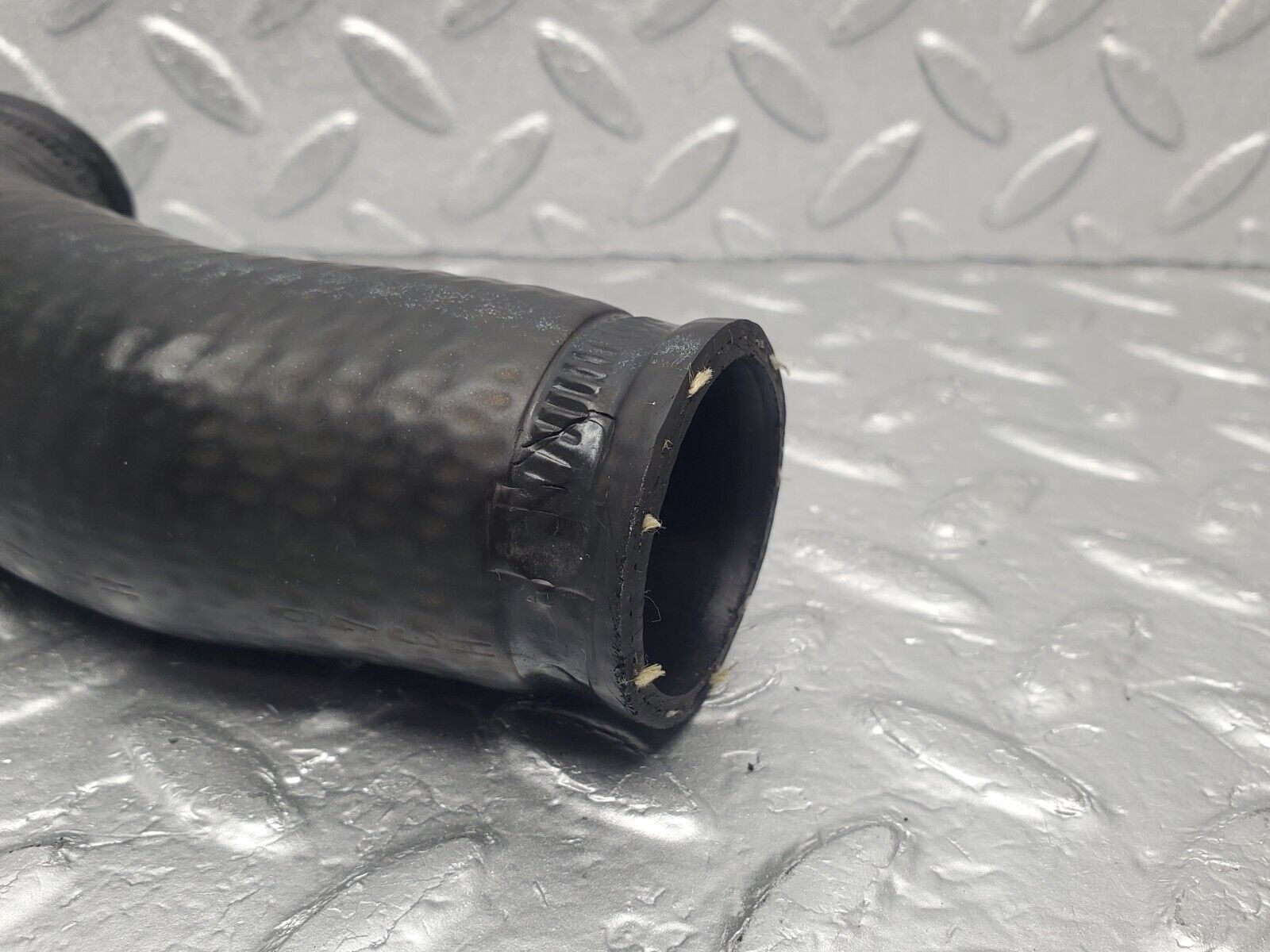46190 Mercedes-Benz W124 280E Radiator Hose Pipe 1042030482