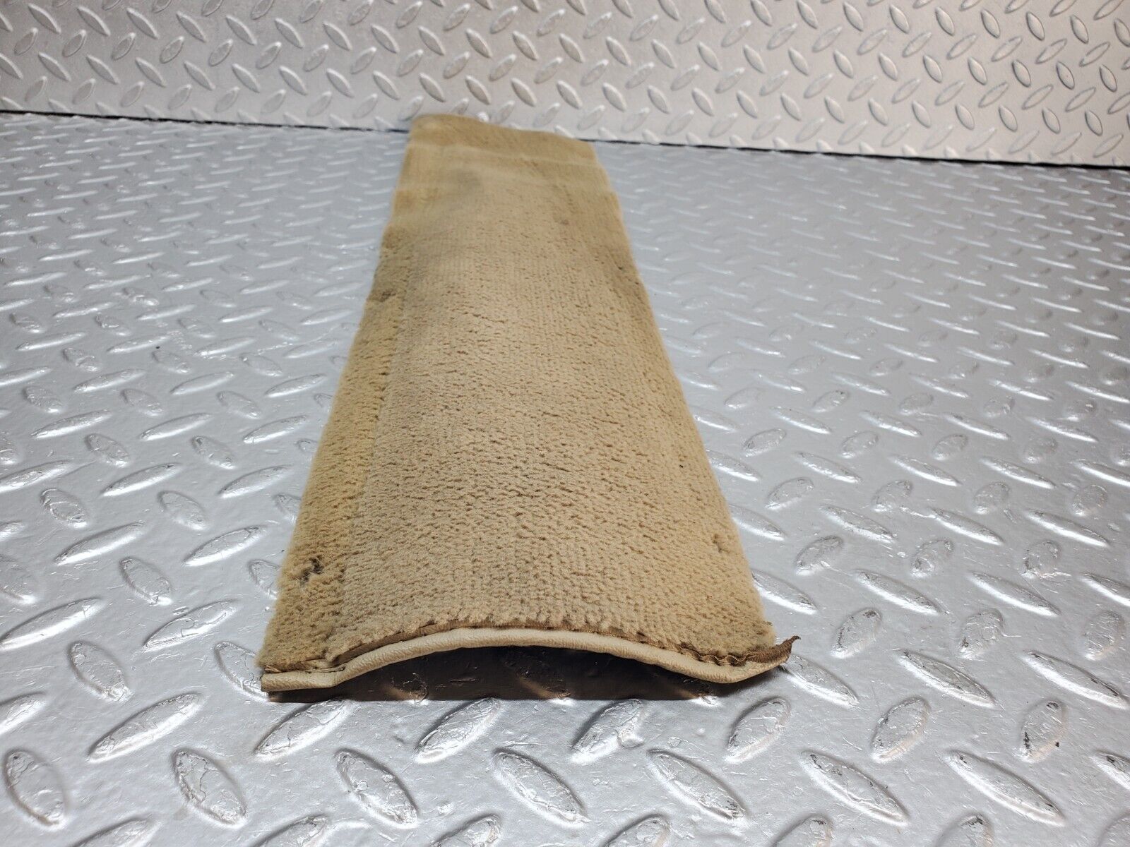 45697 Mercedes-Benz W126 420SE Front Left Door Sill Carpet Beige