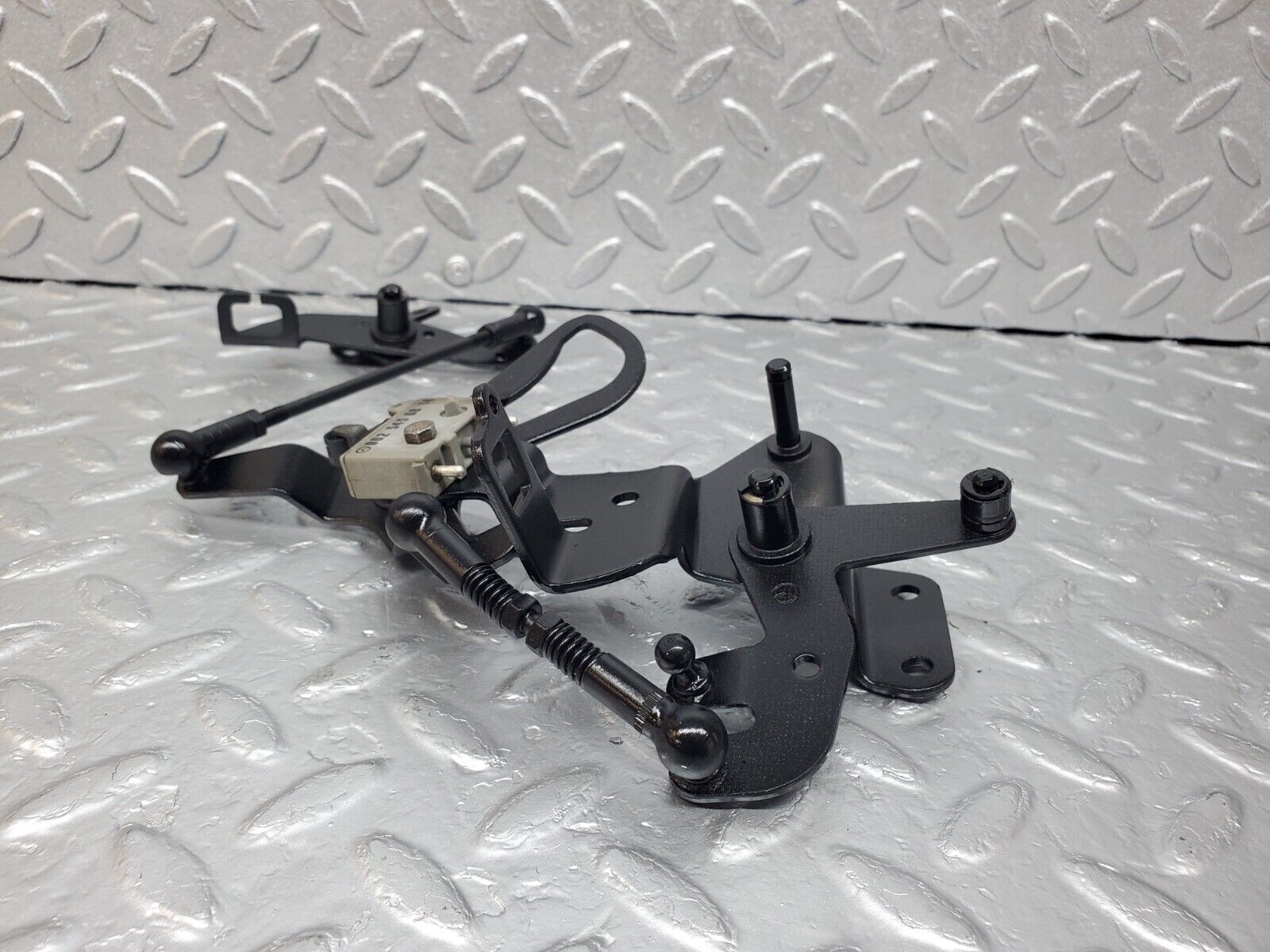 45210 Mercedes-Benz R129 300SL Coupe Throttle Linkage 0025456814