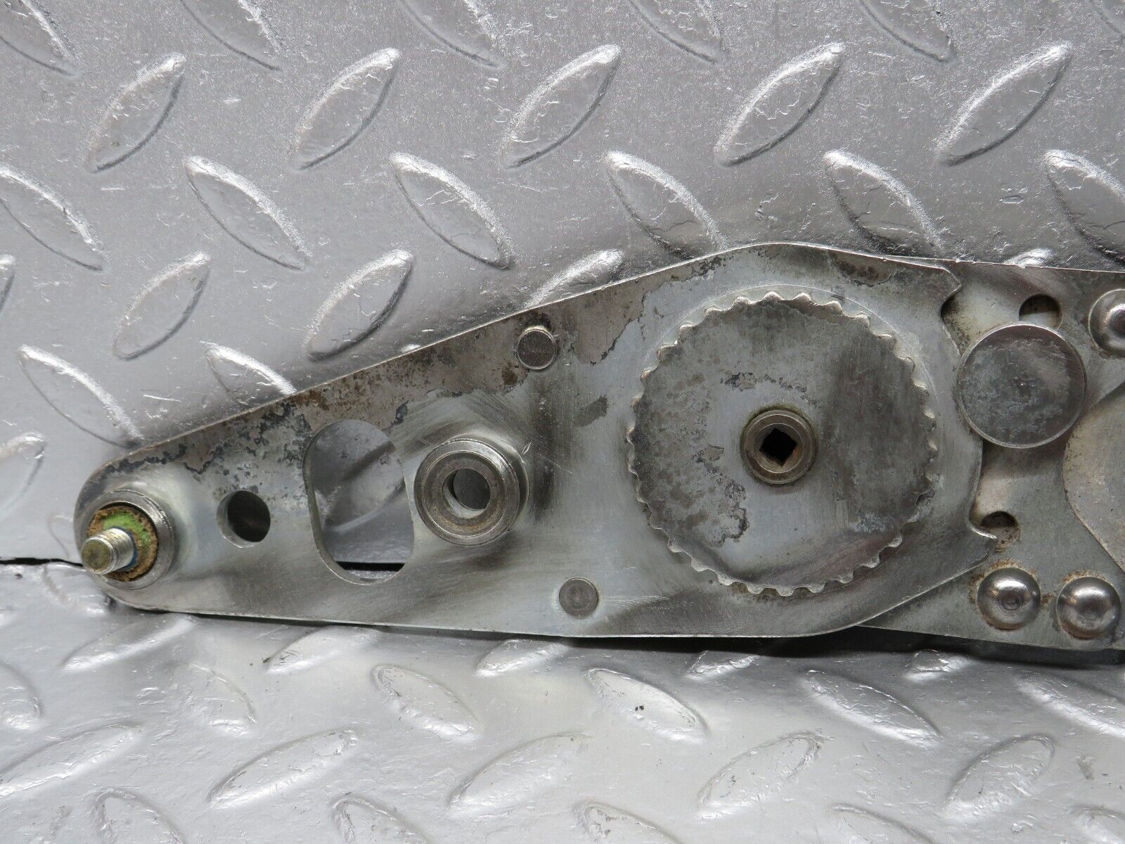 40016 Mercedes-Benz R107 350SL Front Left Seat Hinge 0009109586