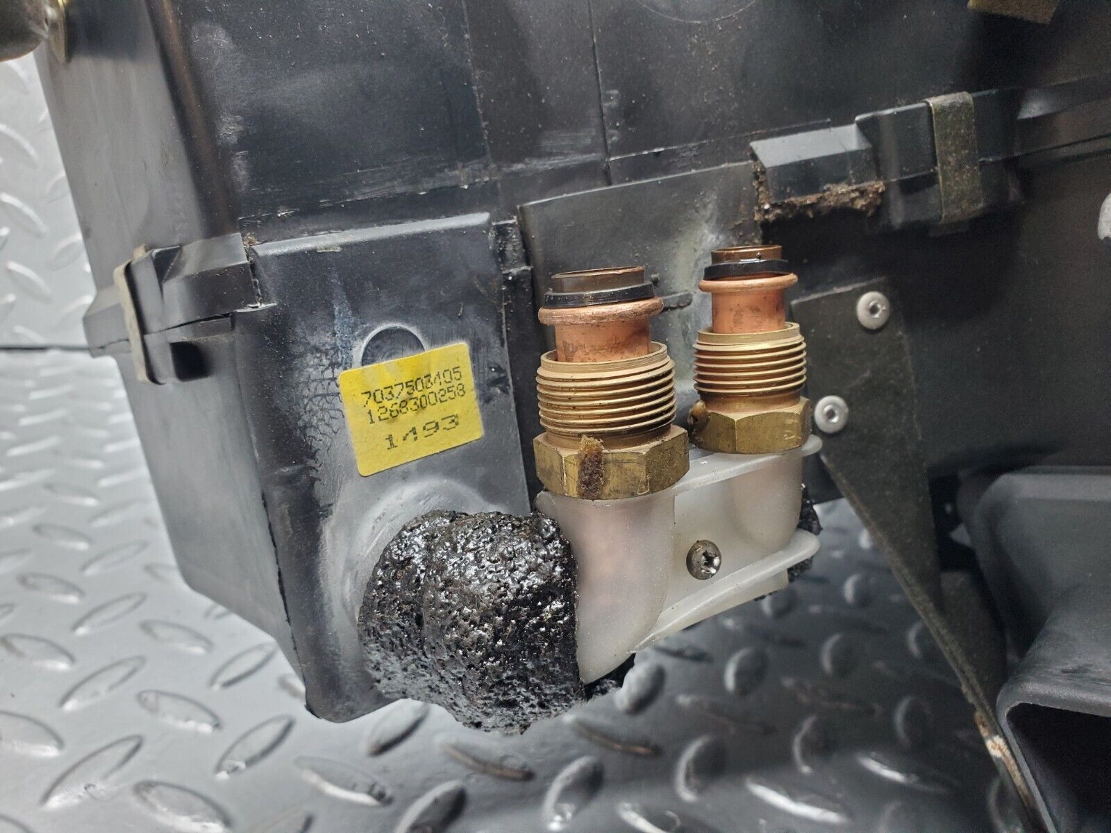 45897 Mercedes-Benz W126 420SE Heater Box Blower Housing Behr