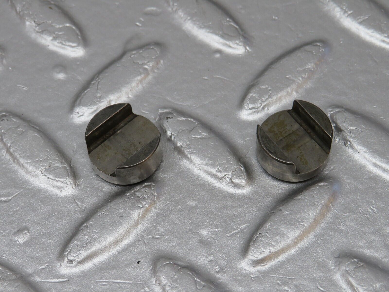 40046 Mercedes-Benz R107 350SL Rocker Arm With Valve Tappet