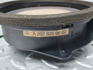 41810 Mercedes-Benz W202 C200 Front Door Loudspeaker Right 228209602