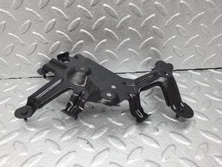 42121 Mercedes-Benz W202 C200 Fuel Pump Bracket