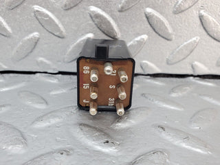44357 Mercedes-Benz W123 280E Intermittent Wiper Relay 0008210863