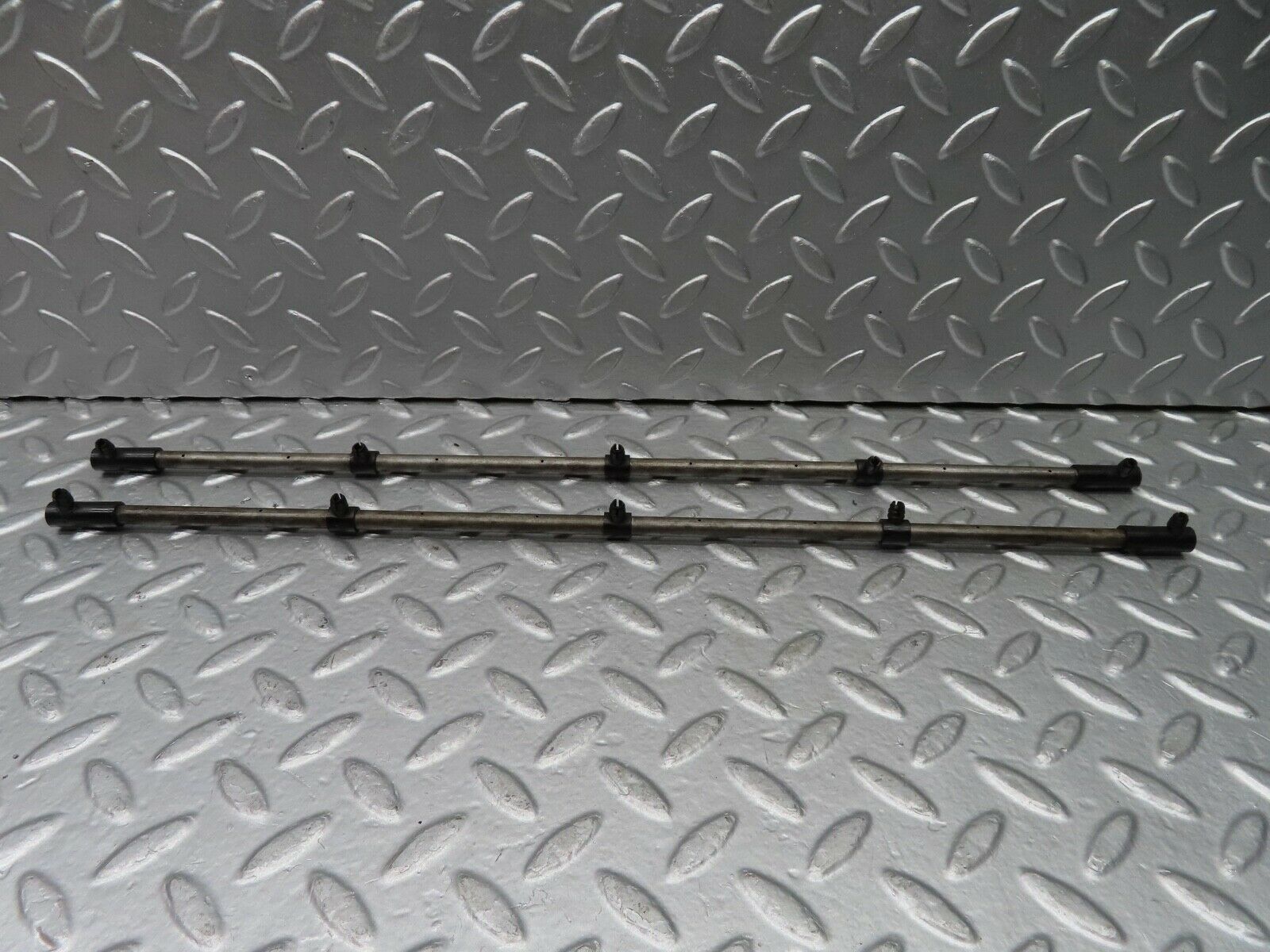 20705 Mercedes-Benz R107 450SL Camshaft Oil Tube