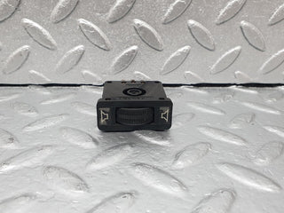 43654 Mercedes-Benz C126 380SEC Coupe Speaker Volume Control Switch