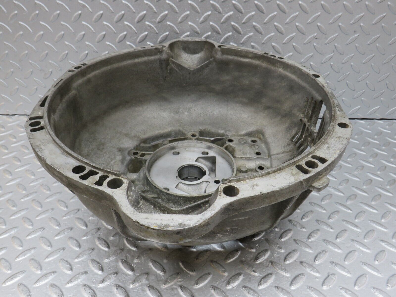 36405 Mercedes-Benz R107 450 Automatic Gearbox Bell Housing 722.002 1162570201