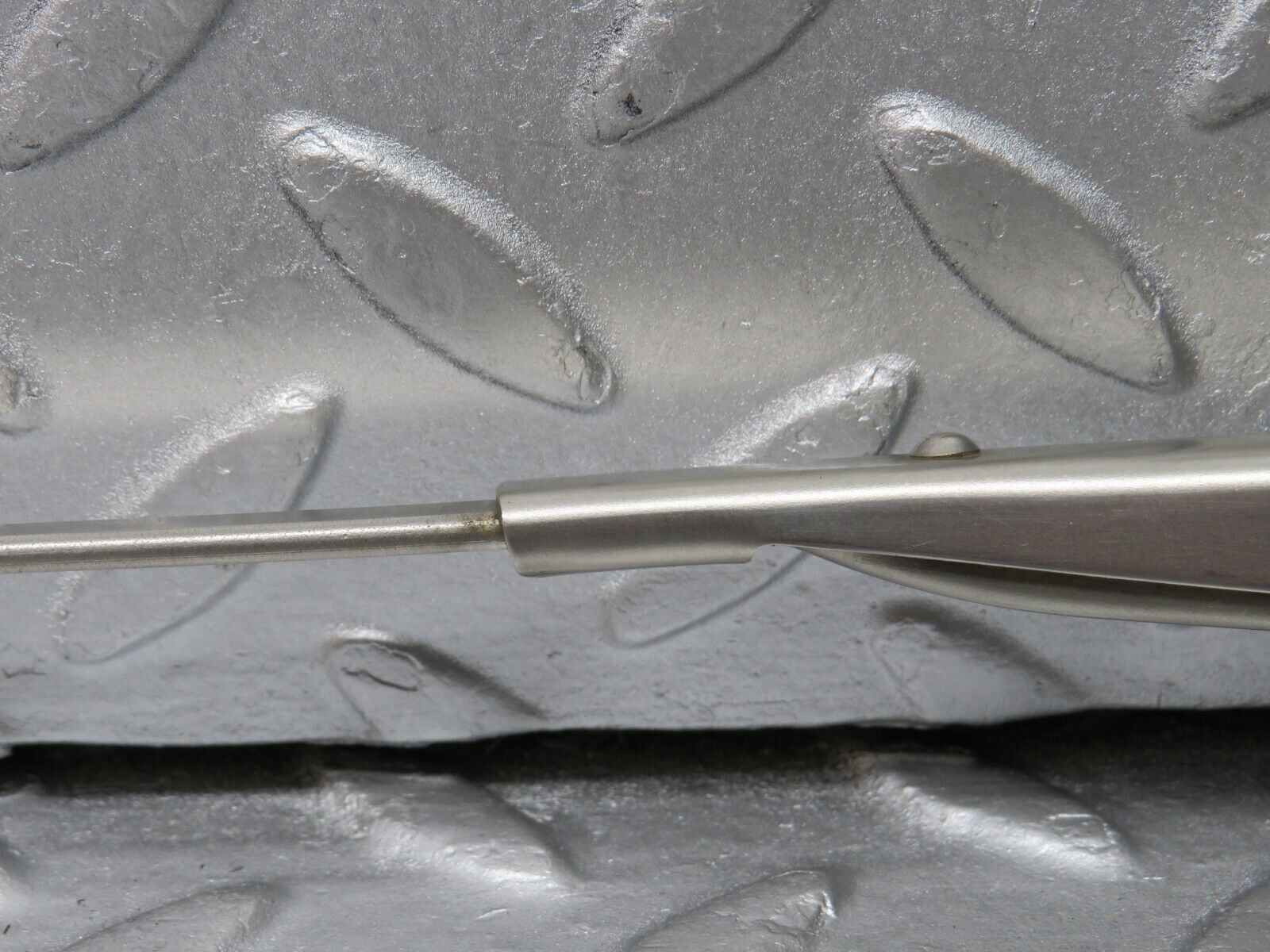 39106 Mercedes-Benz R107 500SL Windscreen Wiper Arm Left Side