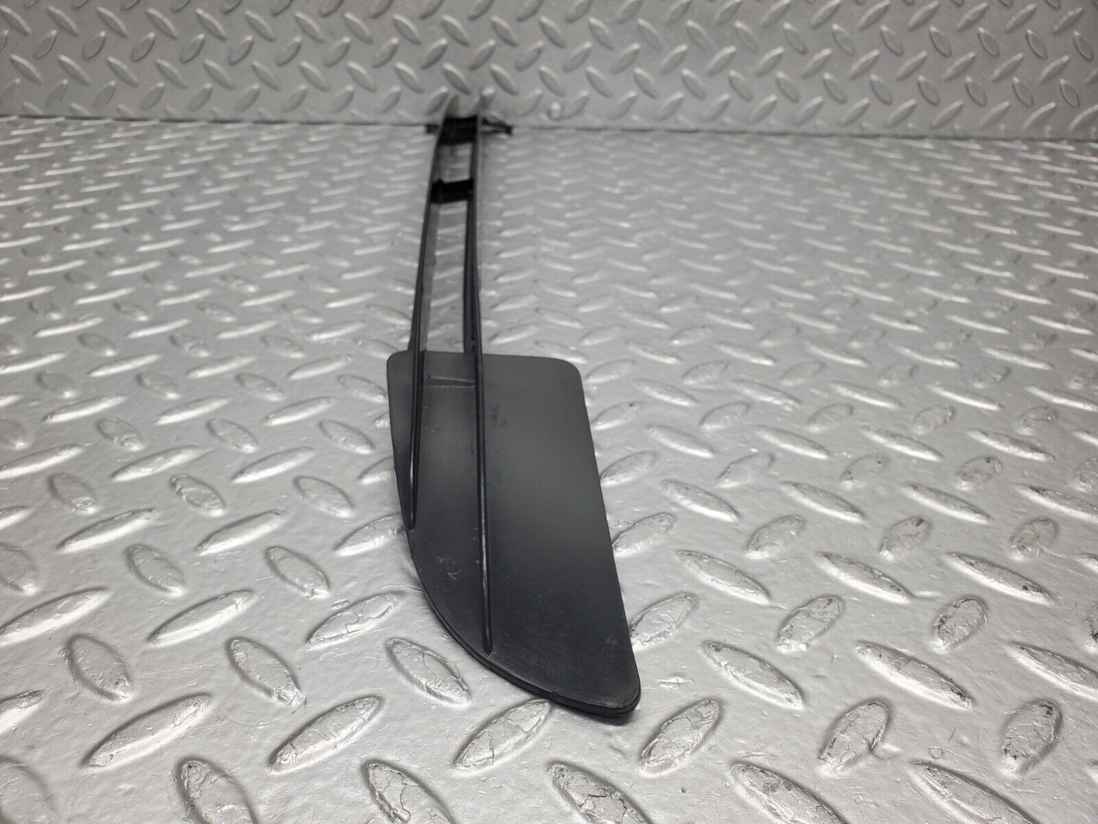 46350 Mercedes-Benz C123 280CE Coupe Front Bumper Lower Grill Left 1238880123