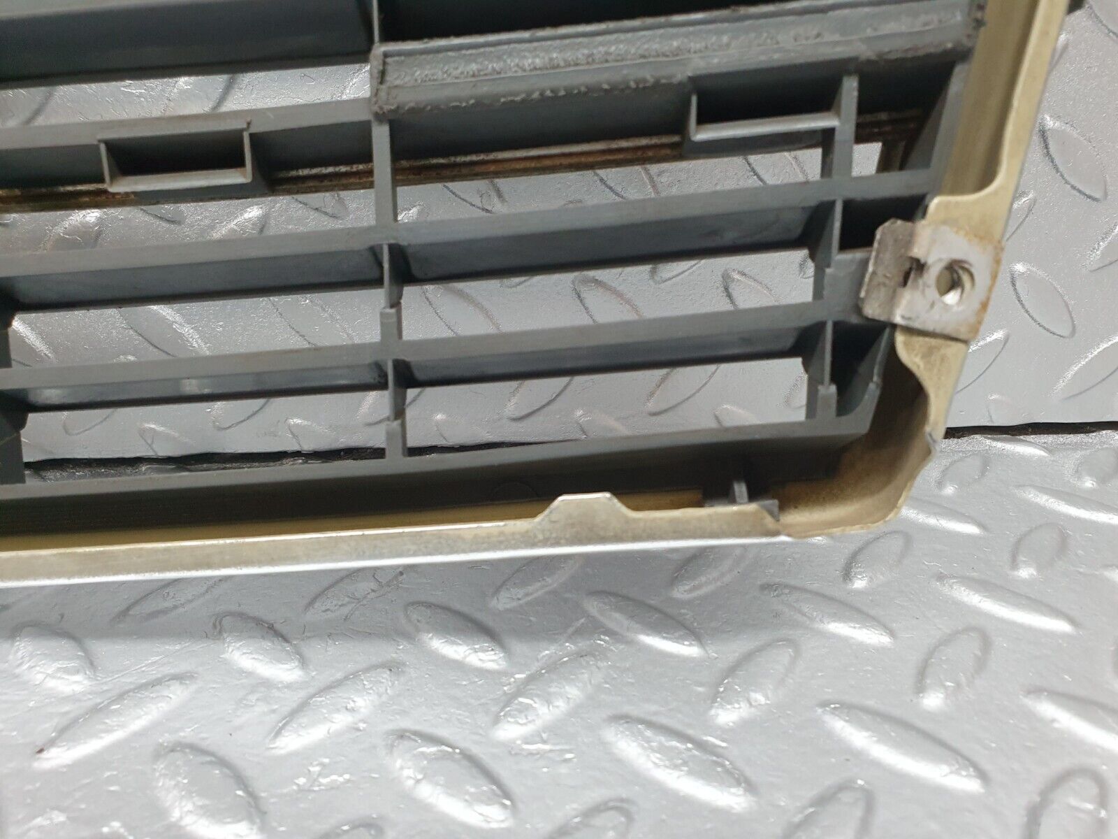 41801 Mercedes-Benz W202 C200 Bonnet Grill Chrome 2028880323