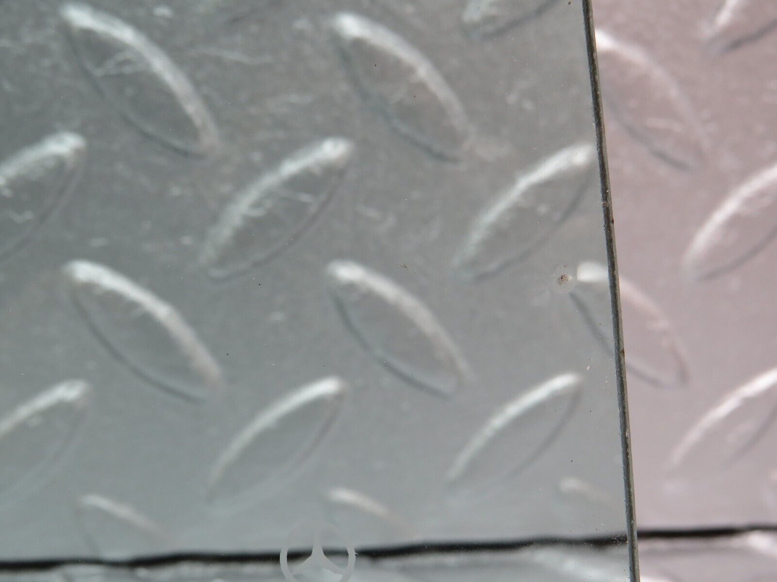 40156 Mercedes-Benz R107 350SL Hardtop Quarter Window Glass Right Side