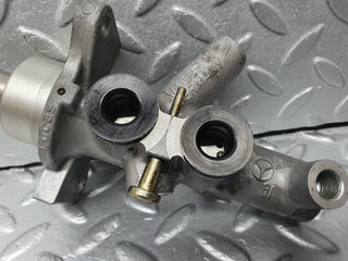 41790 Mercedes-Benz W202 C200 Brake Master Cylinder Lucas