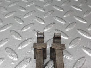 W108 valve rocker arm with retaining spring used OEM