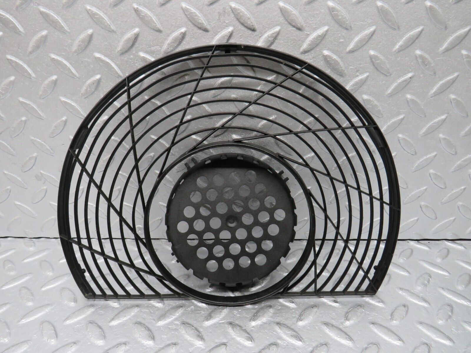 39166 Mercedes-Benz R107 500SL Engine Cooling Fan Cover