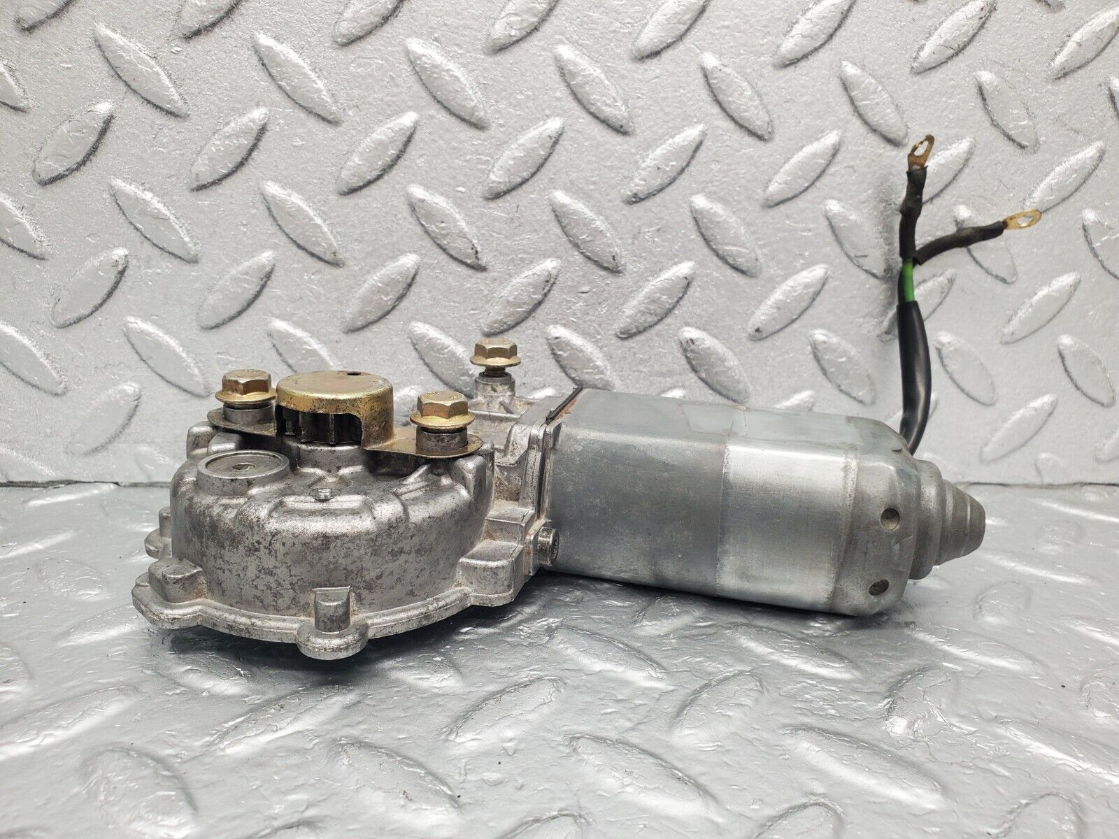 46136 Mercedes-Benz W124 Front Right Window Regulator Motor 0130821285