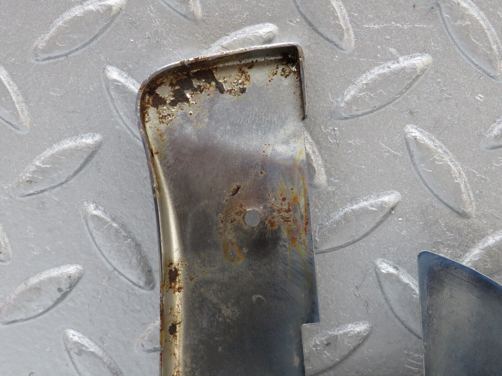 35664 Mercedes-Benz R107 280SL Left Door Chrome Cover