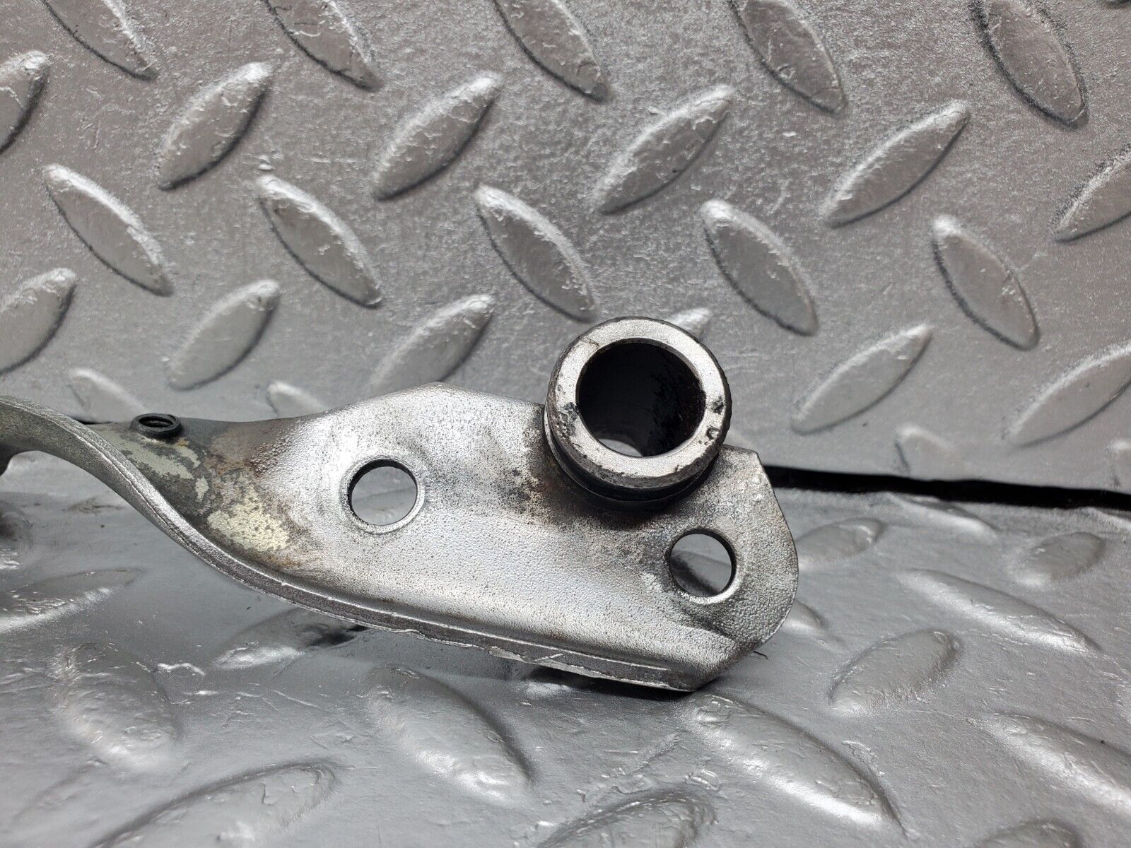 45290 Mercedes-Benz R129 300SL Coupe Engine Lifting Eyes Hooks