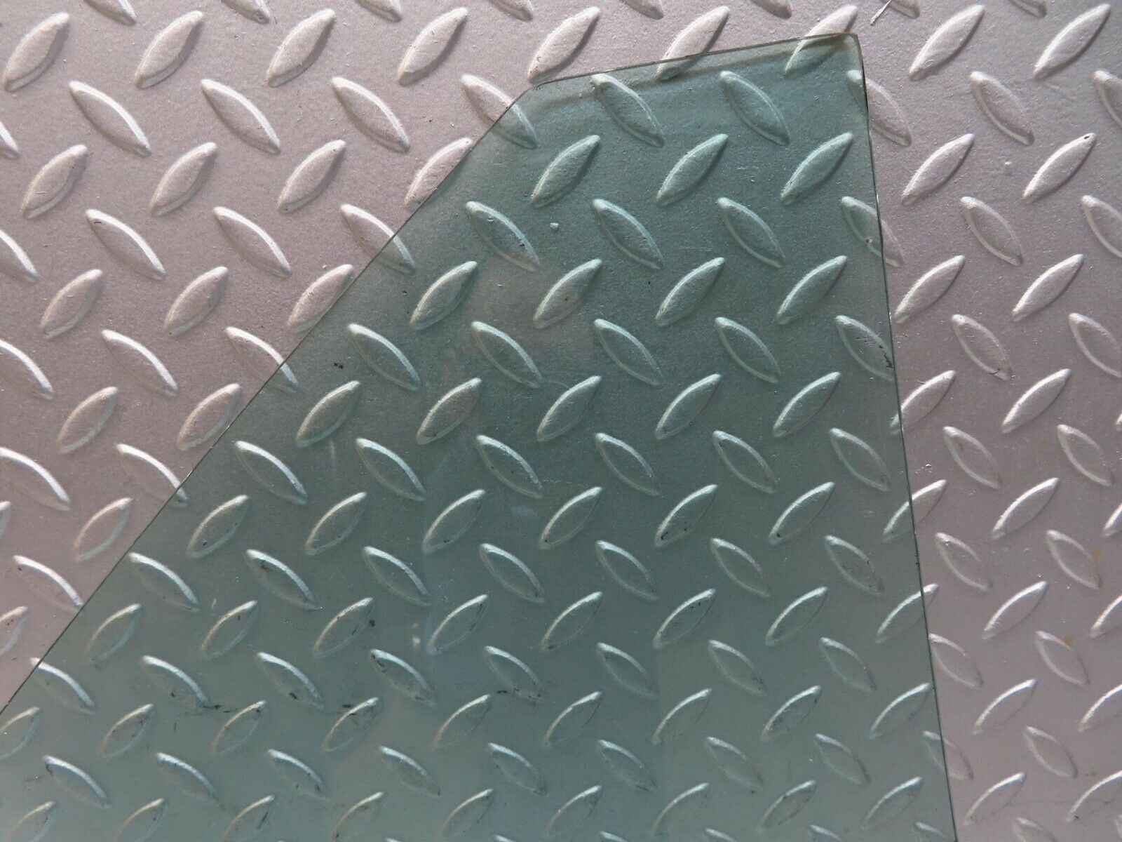 15760 Mercedes-Benz R107 450SL Hardtop Left Quarter Window