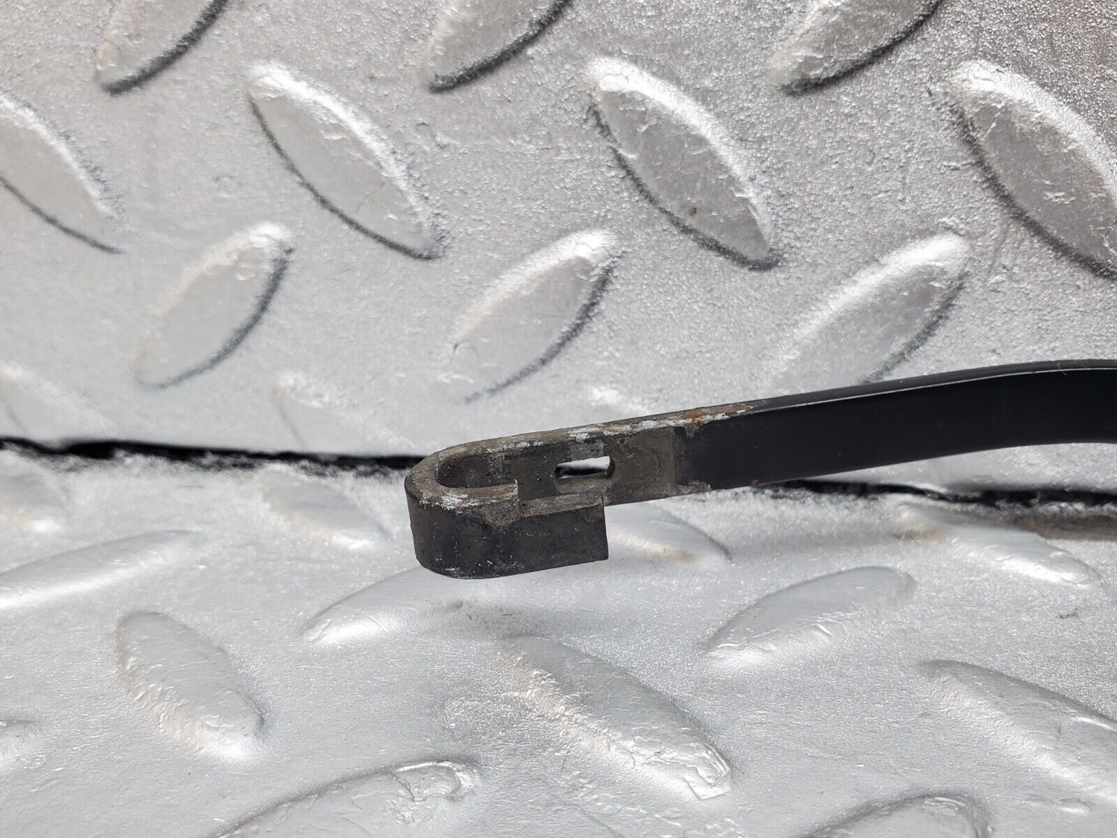 45856 Mercedes-Benz W126 420SE Windscreen Wiper Arm Bosch Left Side