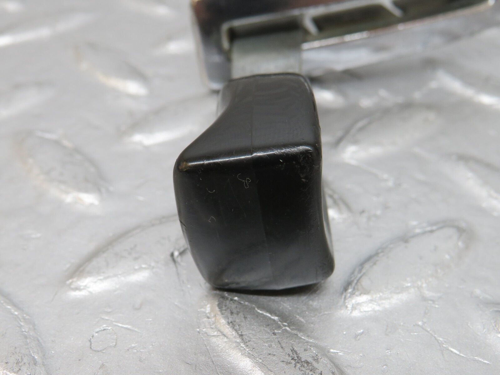 33180 Mercedes-Benz R107 Right Seat Folding Lever