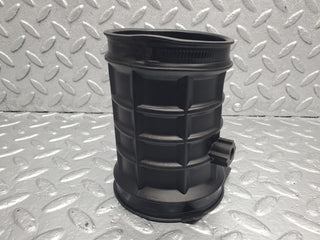 W124 Cabriolet air intake pipe used OEM