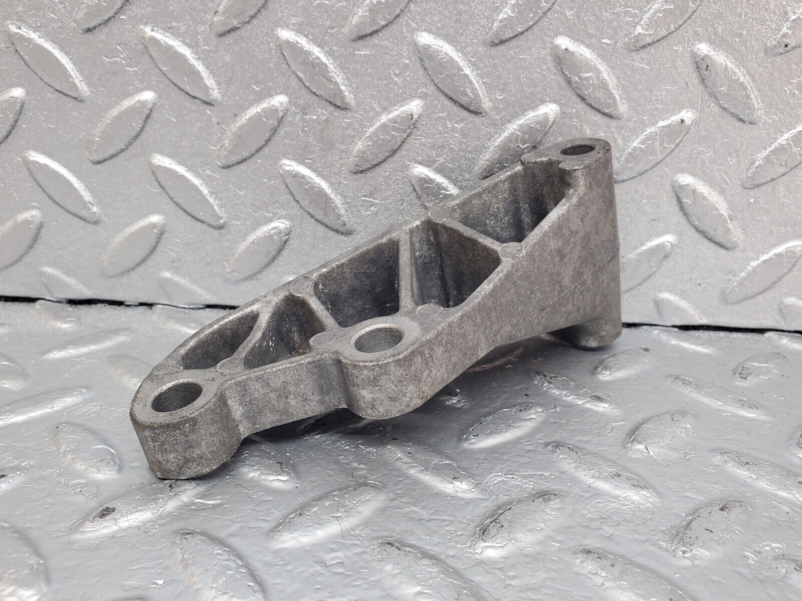 44401 Mercedes-Benz W123 280E Power Steering Pump Bracket 1104663141