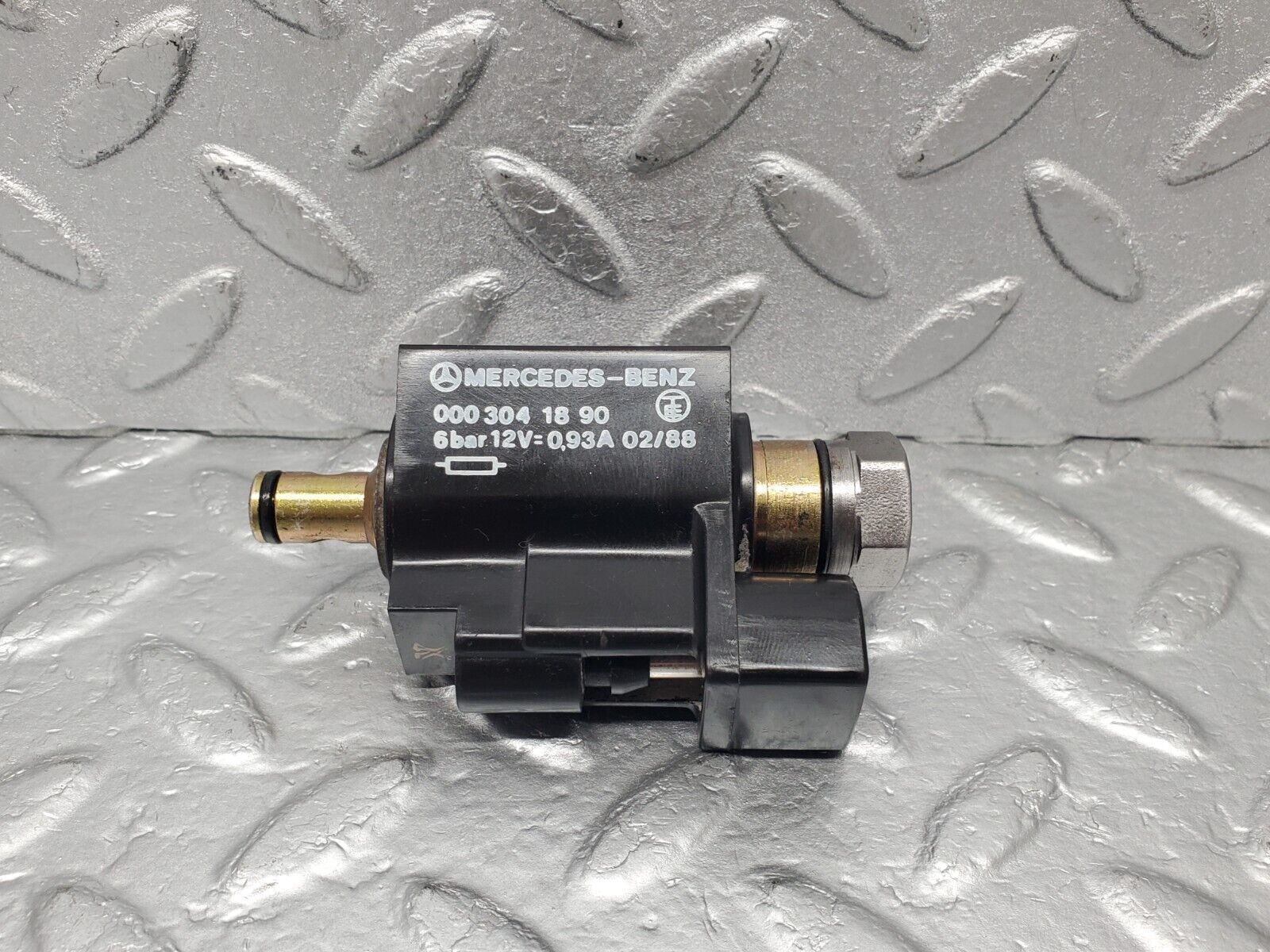 46081 Mercedes-Benz W126 420SE Automatic Gearbox Solenoid Valve 0003041890