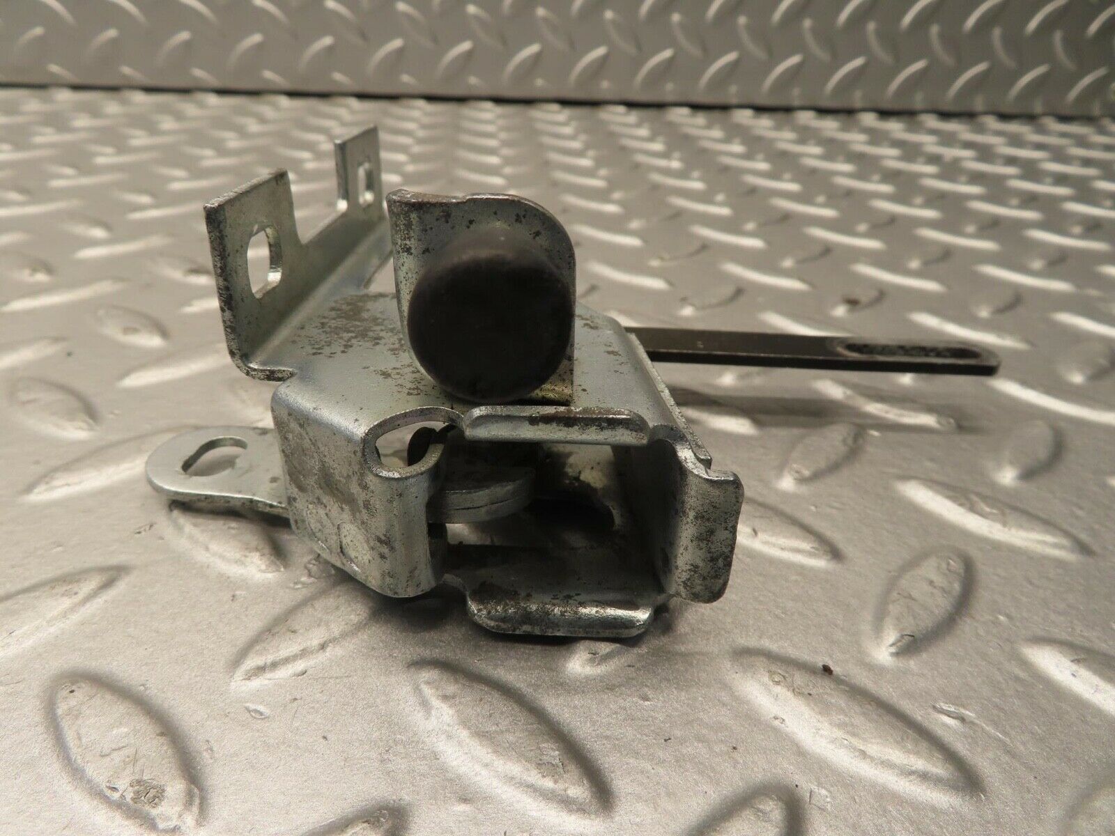 11696 Mercedes-Benz R107 450SL Soft Top Mechanism Lock Left