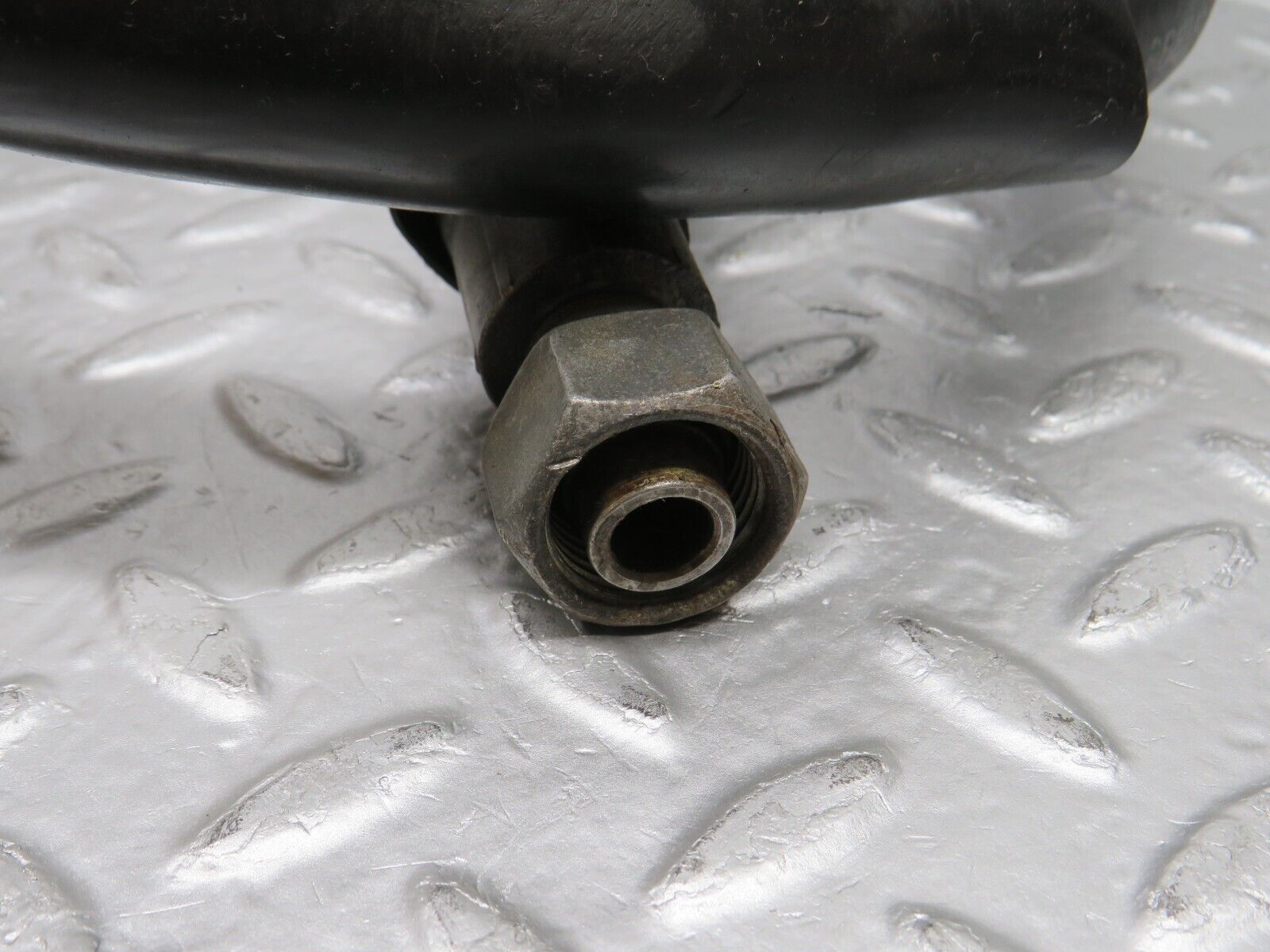 39219 Mercedes-Benz R107 500SL Air Conditioning Air Dryer