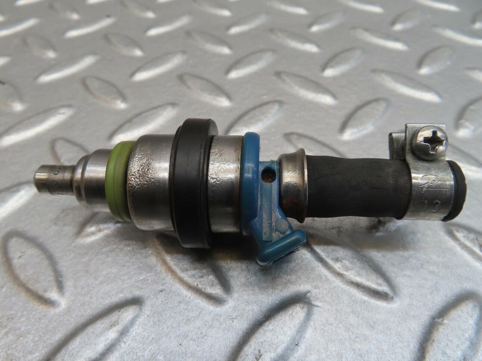 13749 Mercedes-Benz R107 450SL  Fuel Injector Bosch 0280150036