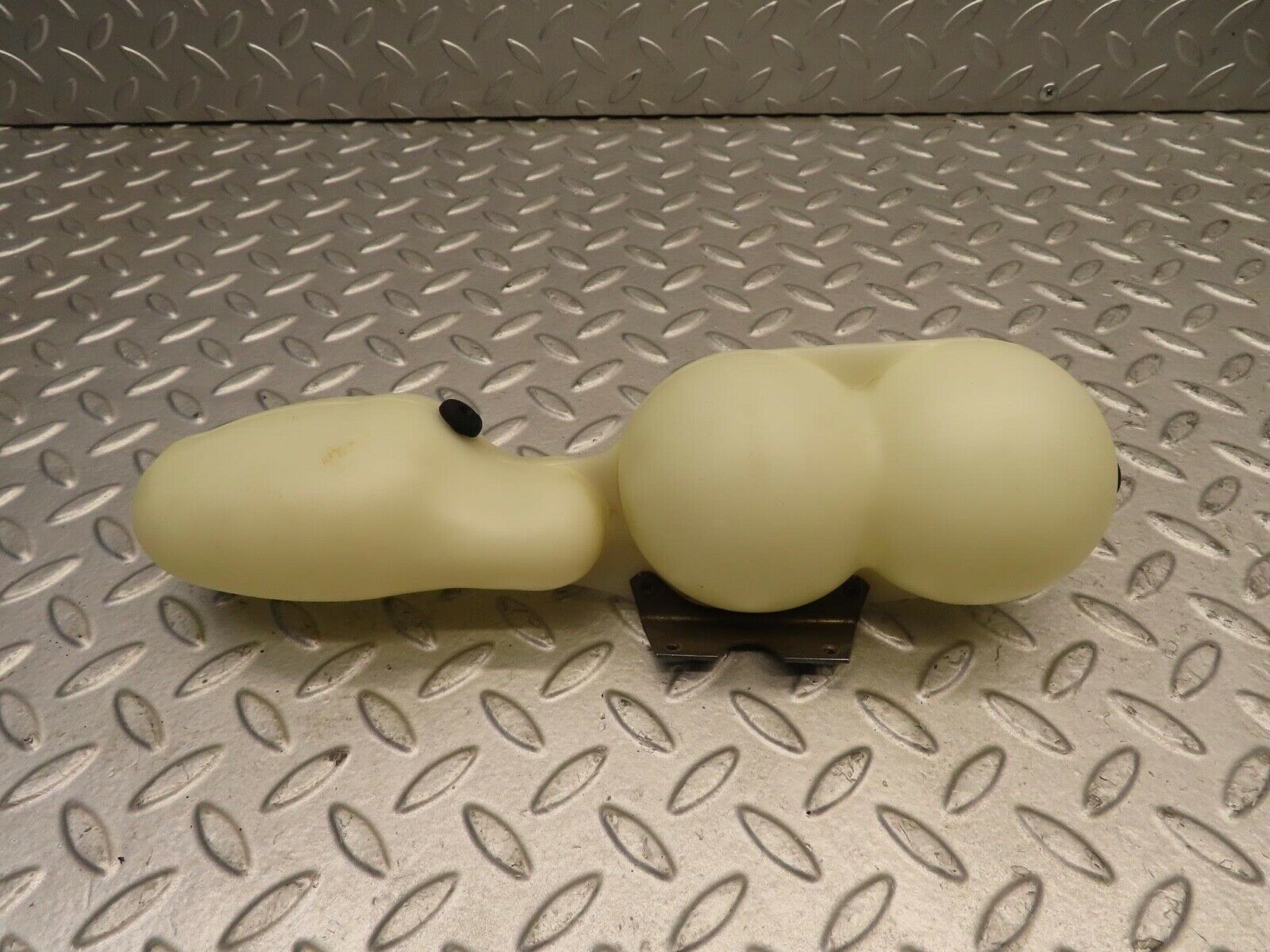 11803 Mercedes-Benz R107 450SL Vacuum Reservoir Tank