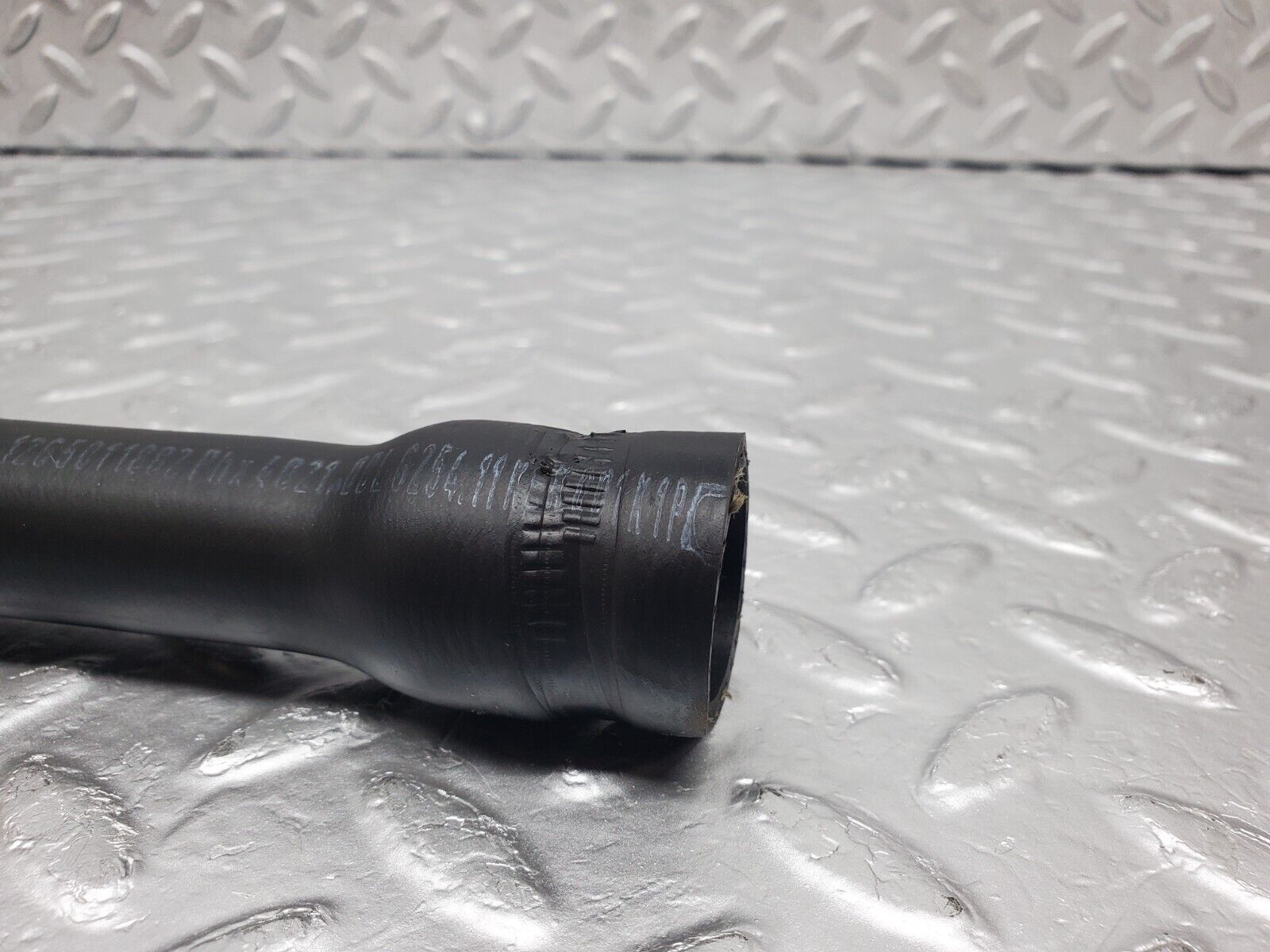 45848 Mercedes-Benz W126 420SE Engine Coolant Hose Pipe 1265011882