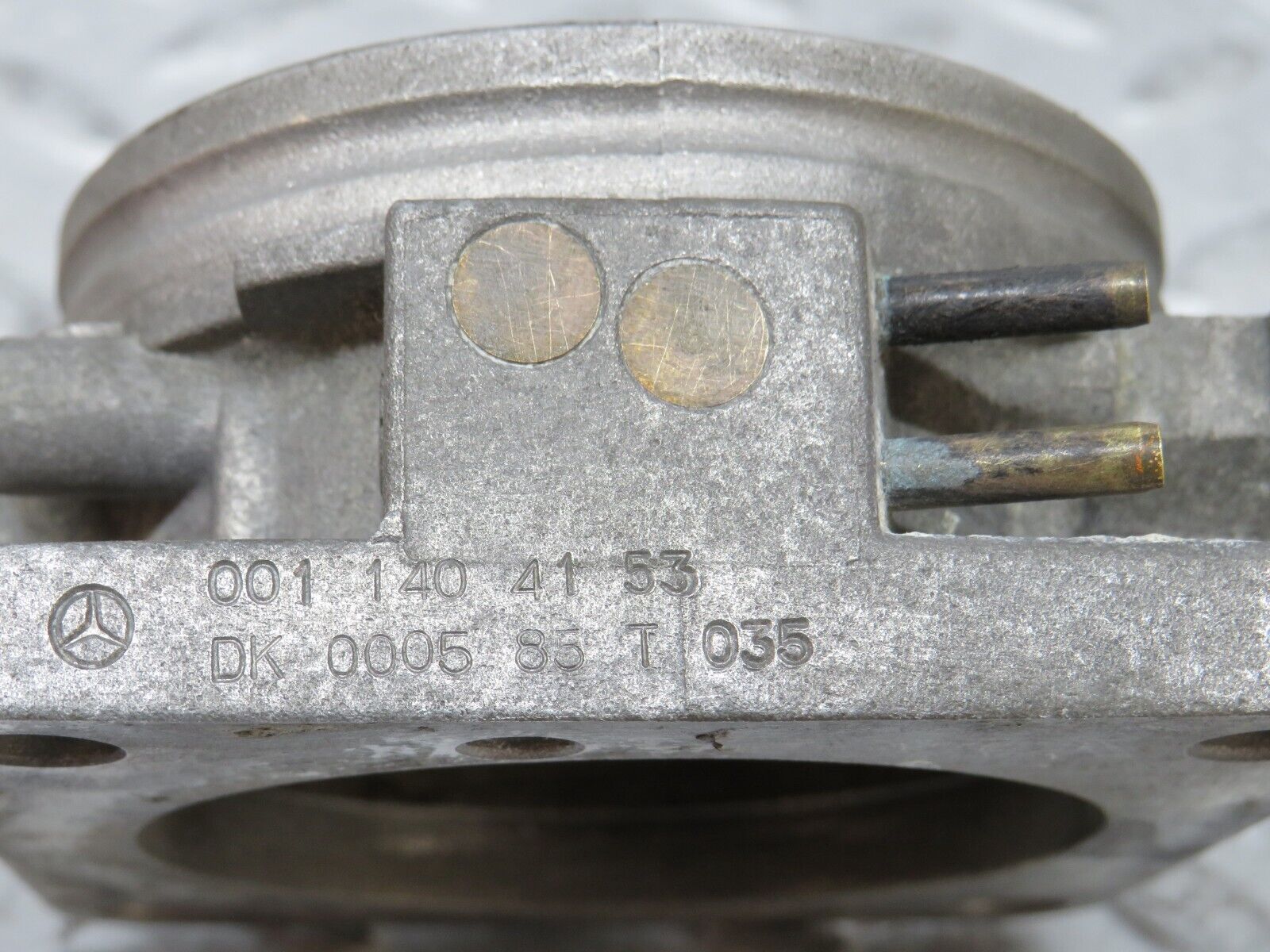 35431 Mercedes-Benz R107 280SL Throttle Body Valve 0011404153