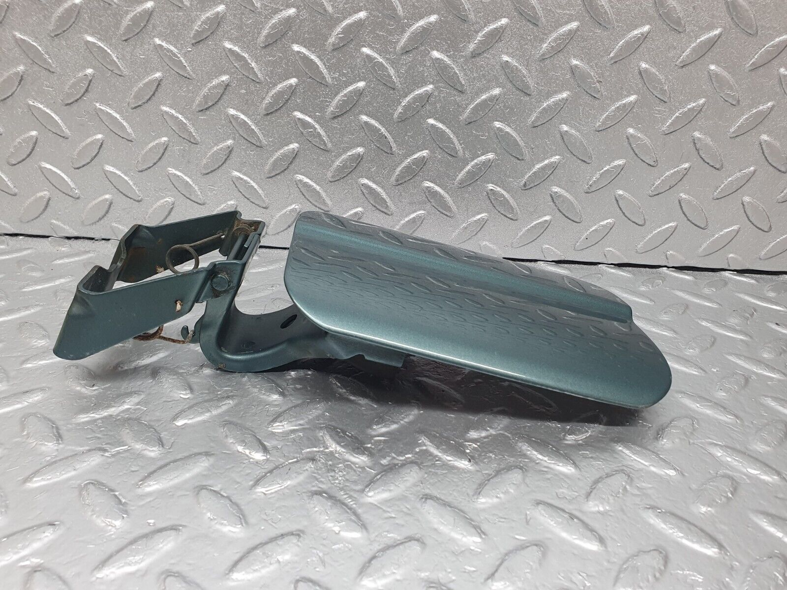 43939 Mercedes-Benz C123 230CE Coupe Fuel Tank Flap Cap 1235840039