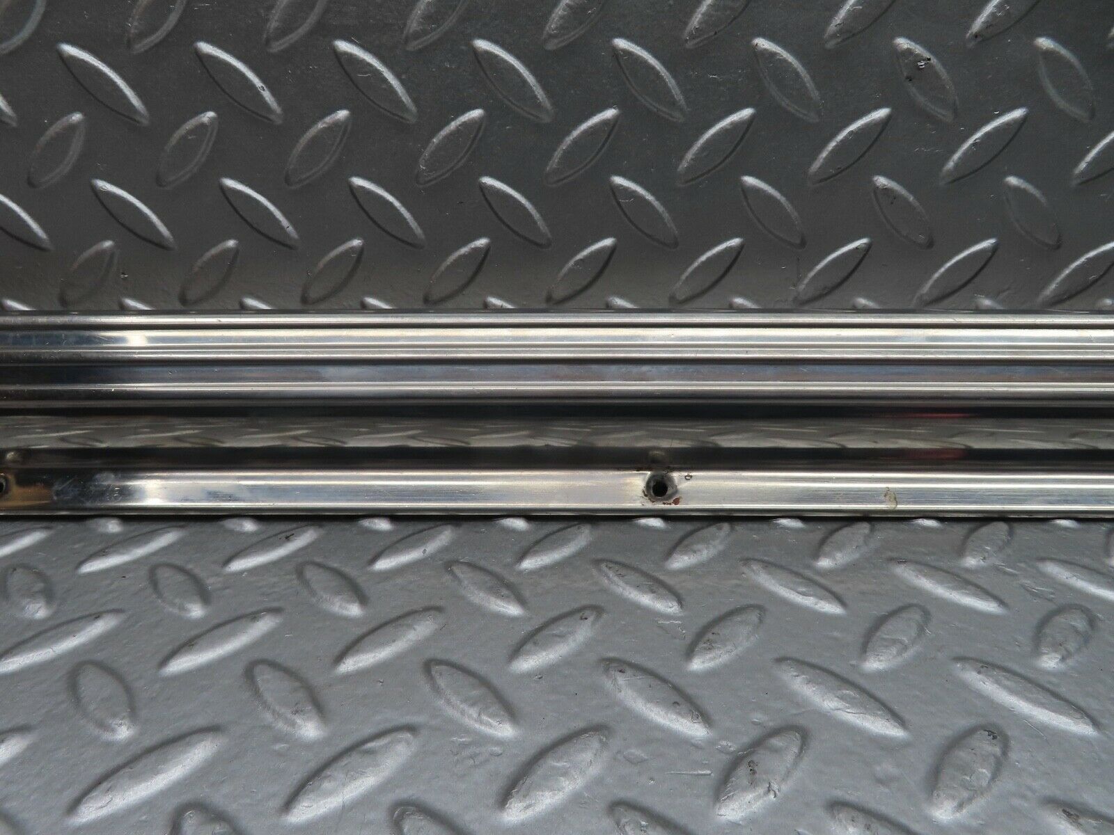 20762 Mercedes-Benz R107 450SL Left Door Sill Chrome