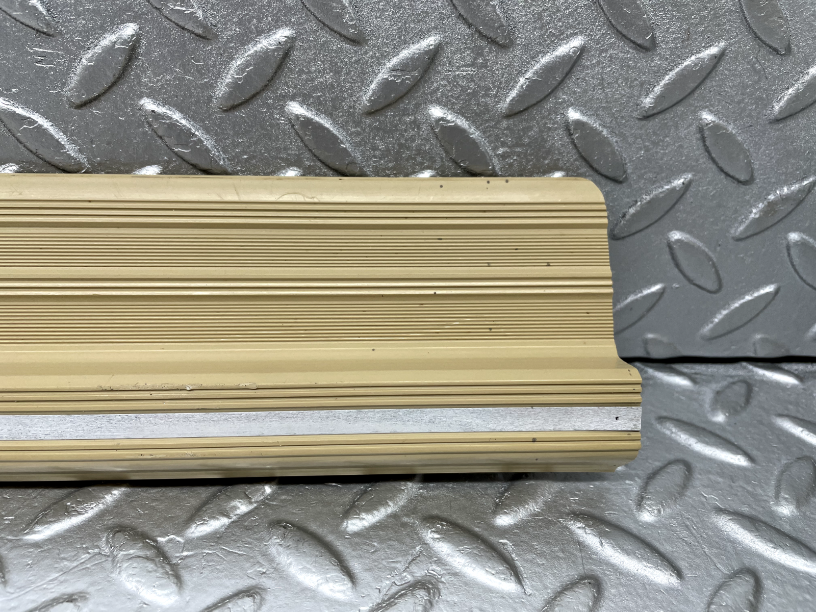 44265 Mercedes-Benz W123 280E Rear Left Door Sill Trim Beige