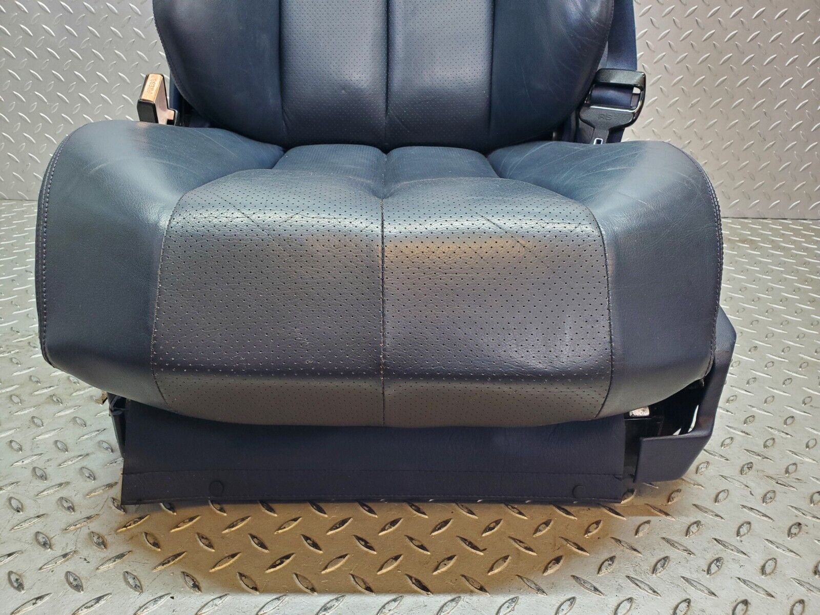 45167 Mercedes-Benz R129 300SL Coupe Electric Front Left Seat Leather Blue
