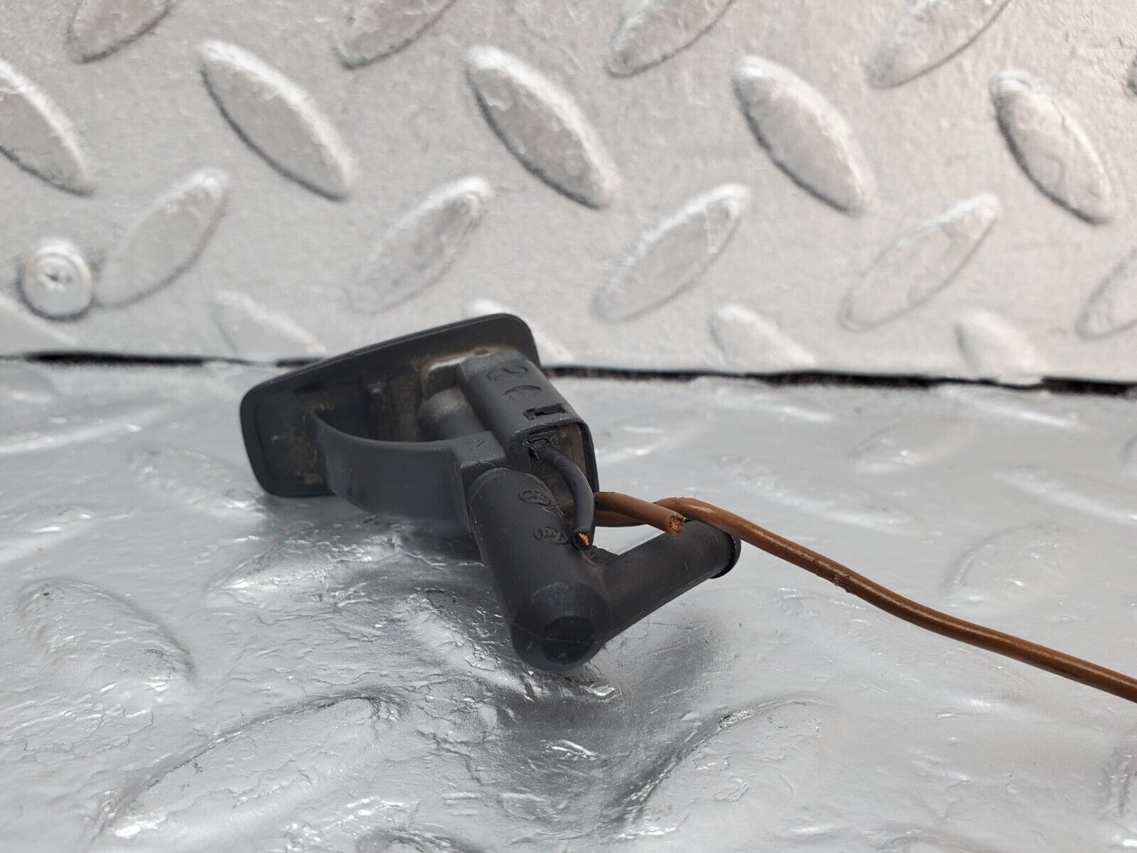 45233 Mercedes-Benz R129 300SL Coupe Windscreen Washer Nozzle 0155459928