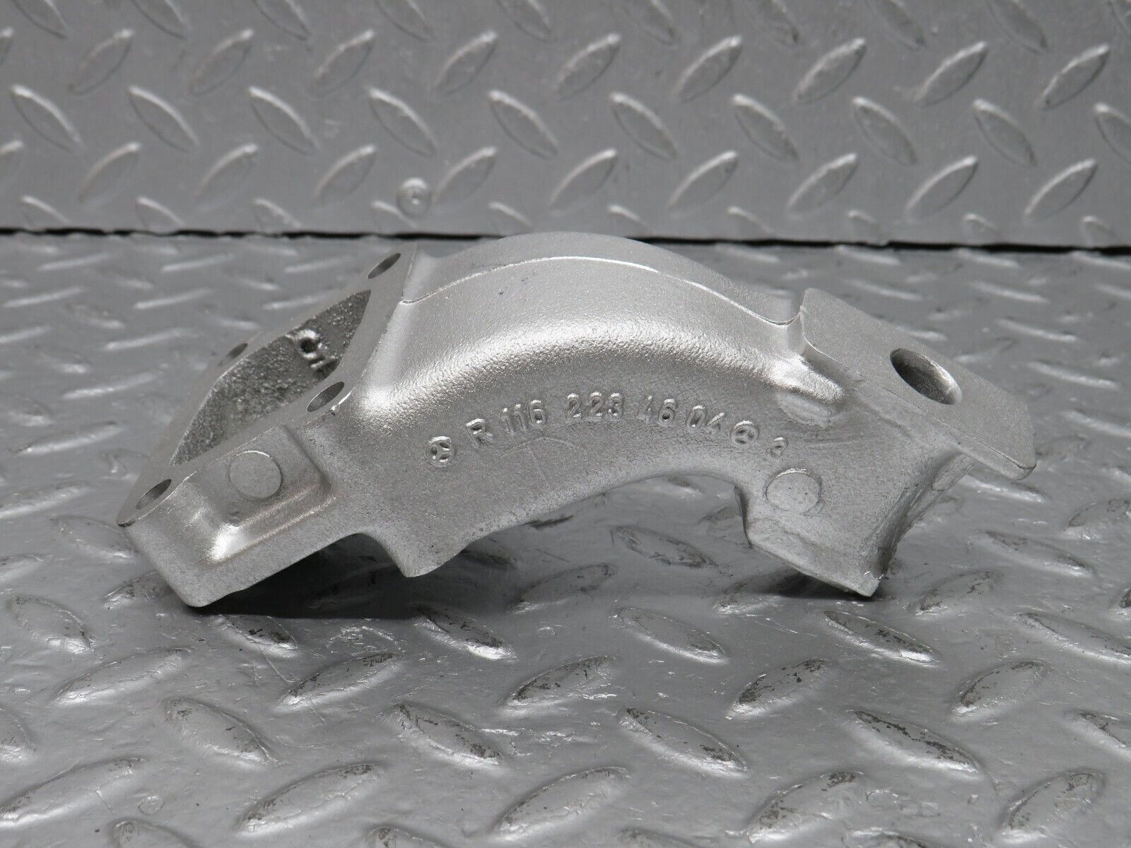 39250 Mercedes-Benz R107 500SL Engine Mount Bracket Left 1162234604