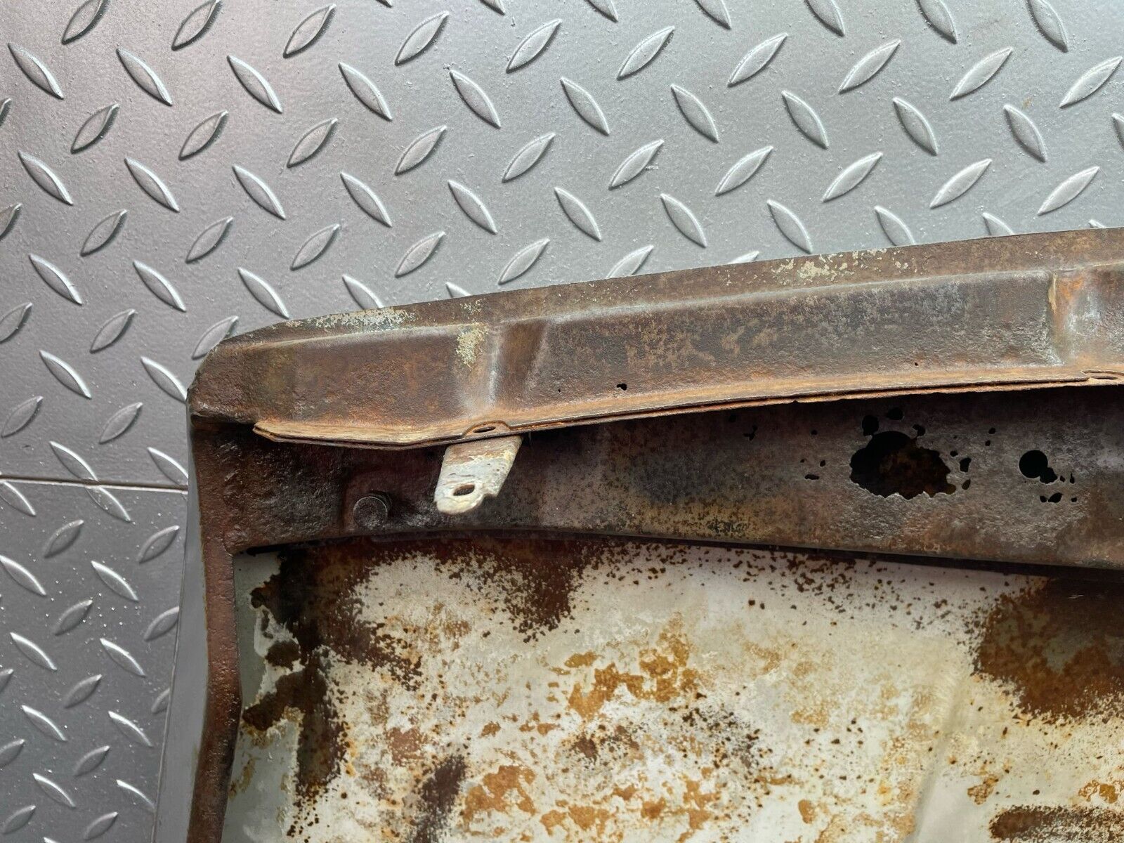 40040 Mercedes-Benz R107 350SL Bonnet