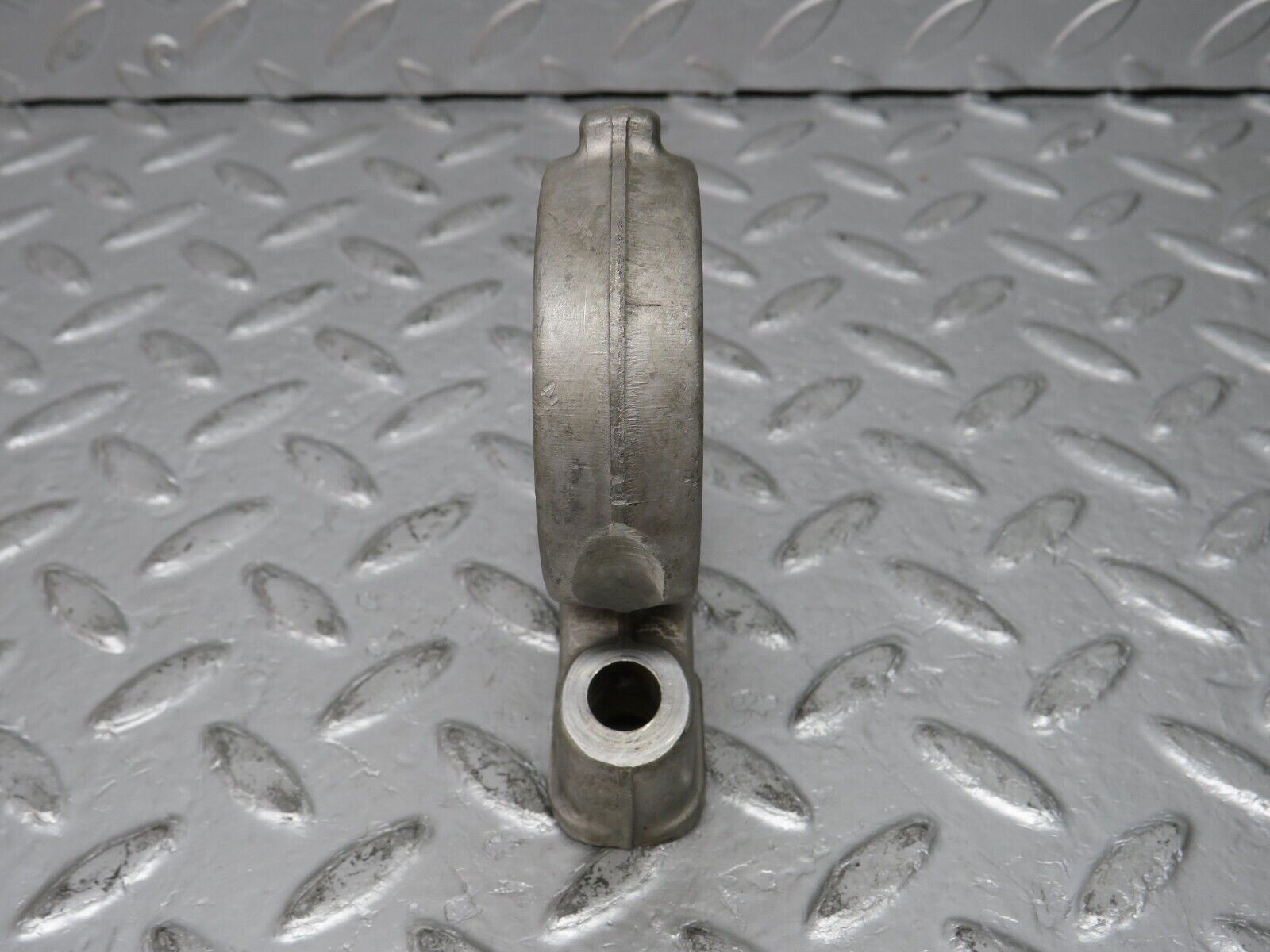 32799 Mercedes-Benz C107 R107 350 V8 Camshaft Tower Bearing 1160512112