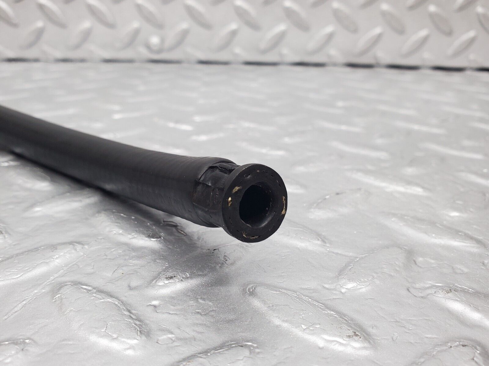 45849 Mercedes-Benz W126 420SE Coolant Expansion Tank Hose Pipe